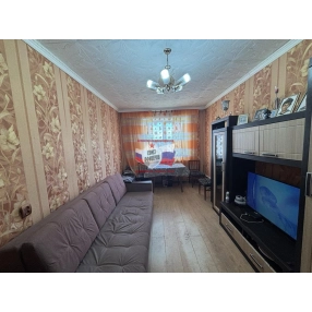 Продается 1 м/с м-н Буденного 6б